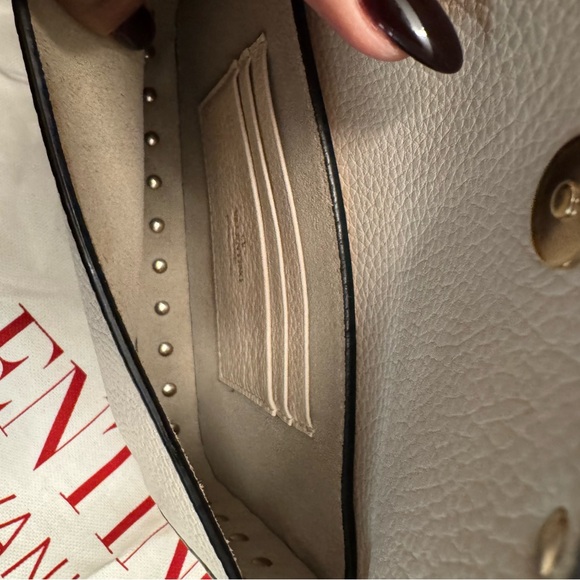 Valentino Garavani Garavani Rockstud Pouch in Light Ivory - Picture 8 of 10